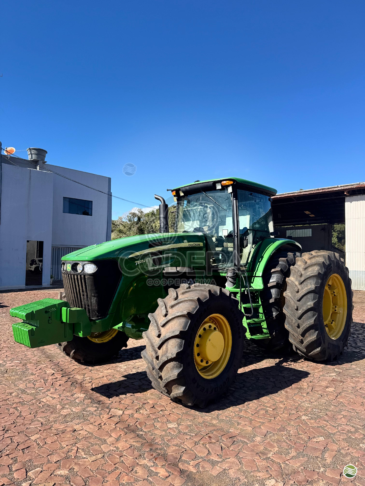 TRATOR JOHN DEERE JOHN DEERE 7225J Tração 4x4 Codepa - Cooperativa MANGUEIRINHA PARANÁ PR